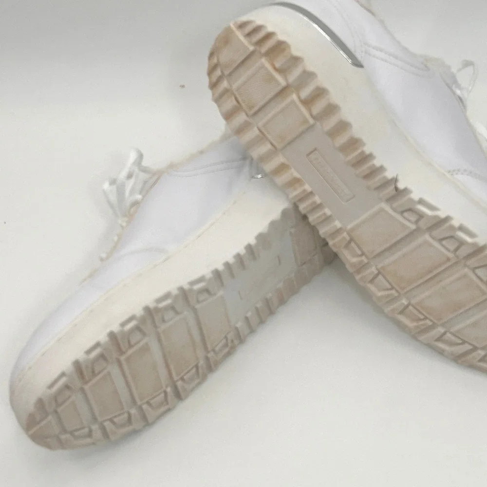 Nine West Womens Cuddly Lace Up Sneakers Size 11 White Lined Leather Look